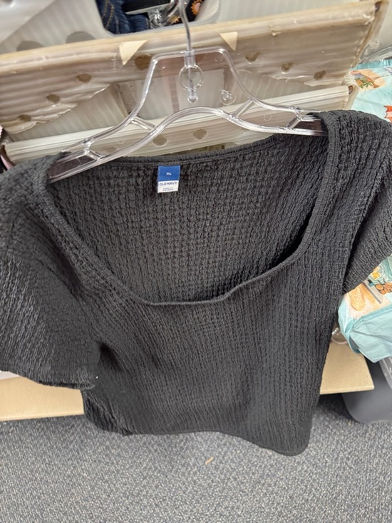 Old Navy Tops - Old navy textured tee xl // 042551